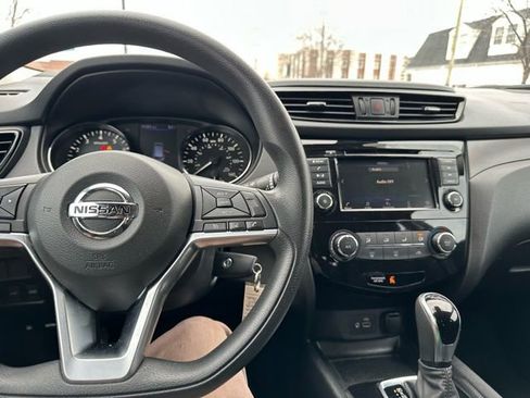 Used 2020 Nissan Rogue Sport S image 32