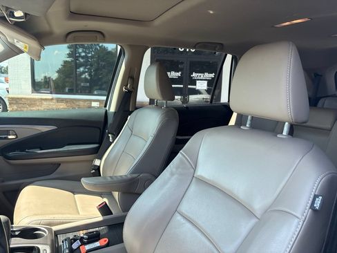 Used 2020 Honda Pilot EX-L image 3