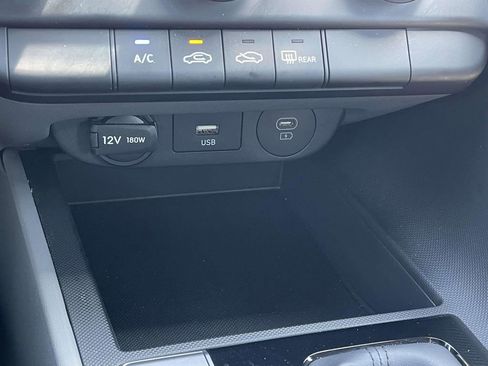 Certified 2024 Hyundai Elantra SE FWD image 17