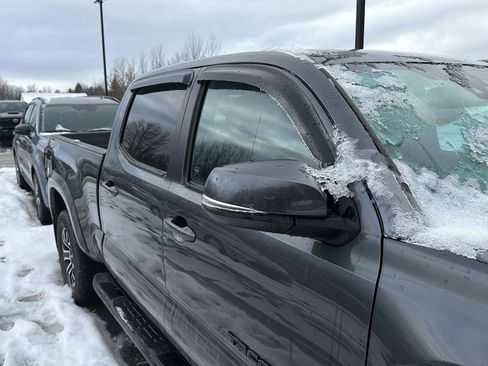 Used 2022 Toyota Tacoma TRD Sport image 5