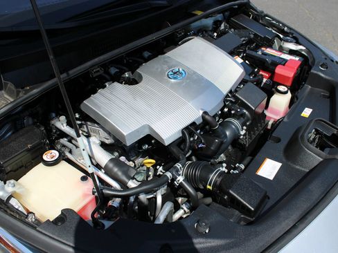 Used 2018 Toyota Prius Prime Premium FWD image 33