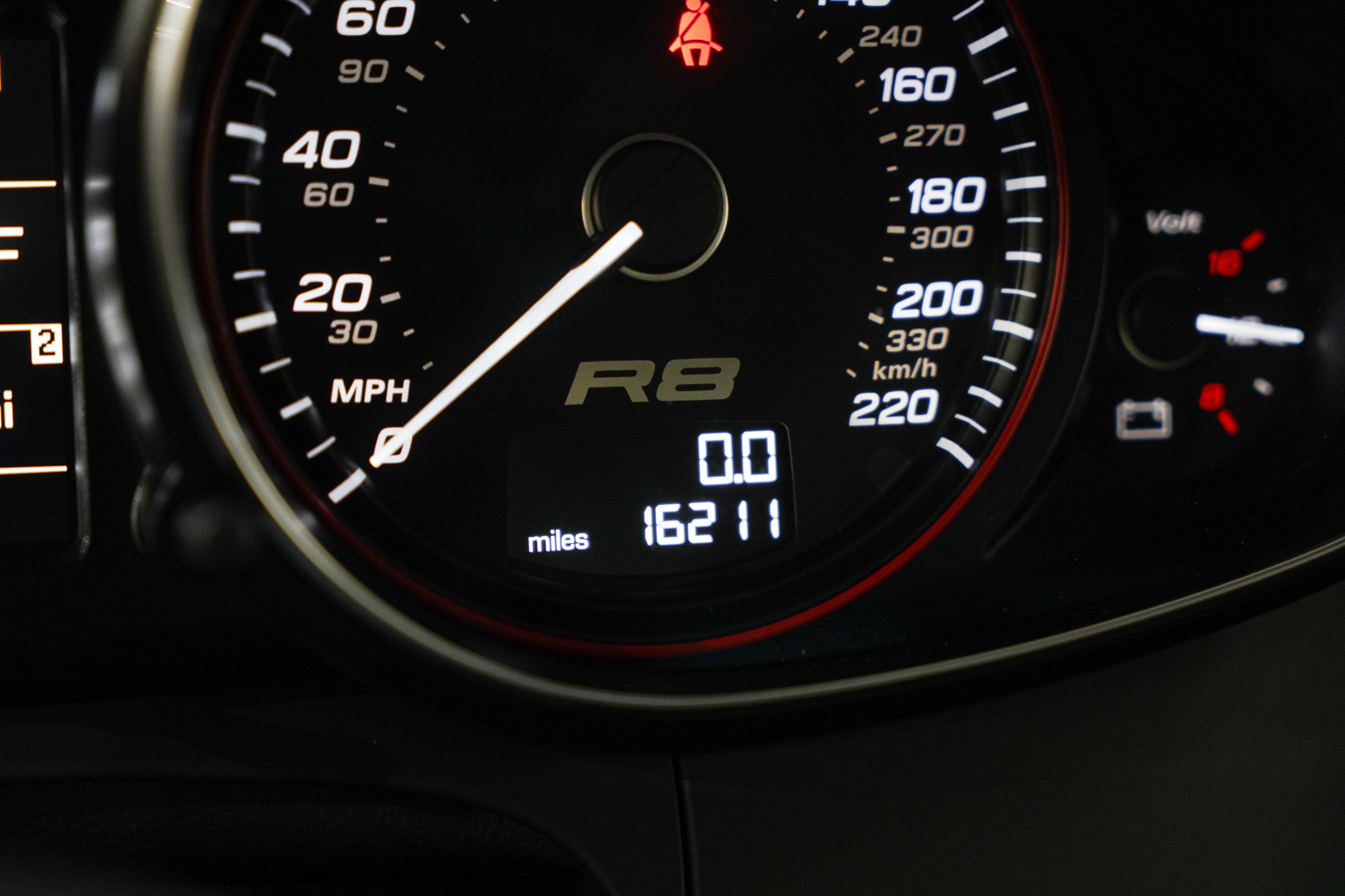 Used 2010 Audi R8 V10 AWD/4WD image 38
