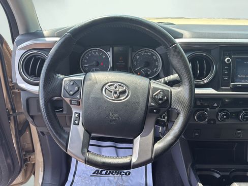 Used 2016 Toyota Tacoma SR5 w/ SR5 Appearance Package (SN) AWD/4WD image 19