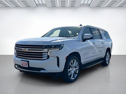 Used 2023 Chevrolet Suburban High Country image 8