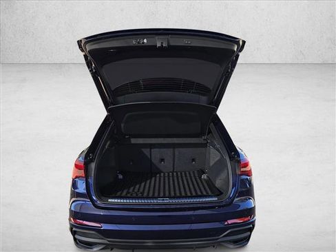 New 2025 Audi Q3 2.0T Premium image 25