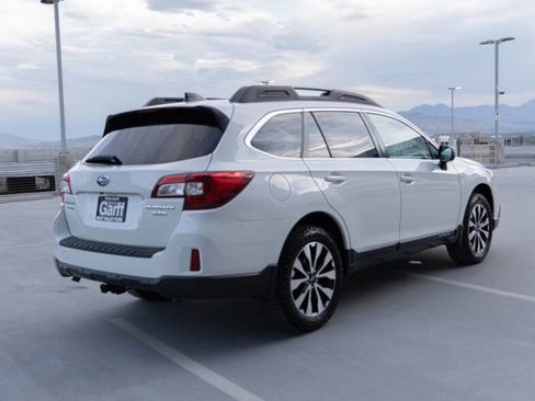 Used 2017 Subaru Outback 3.6R Limited image 4