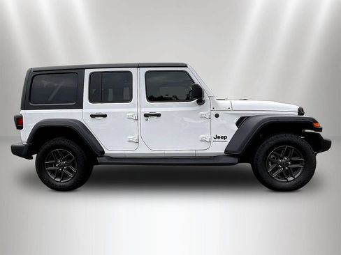 Used 2024 Jeep Wrangler Unlimited Sport AWD/4WD image 4