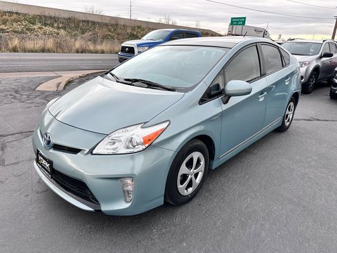 Used 2013 Toyota Prius Three image 2