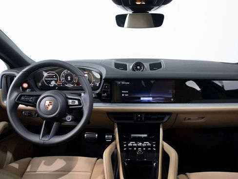 New 2026 Porsche Cayenne S image 14