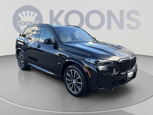 Used 2024 BMW X5 xDrive40i w/ M Sport Package AWD/4WD image 10