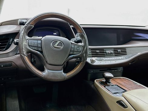 Used 2018 Lexus LS 500 w/ Interior Upgrade Package RWD image 18