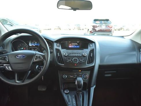 Used 2017 Ford Focus SE image 29
