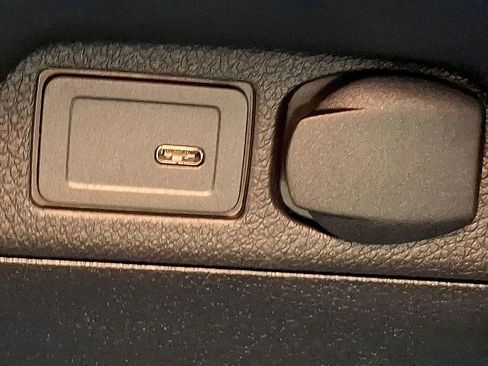 Used 2025 Mercedes-Benz Sprinter 2500 image 23