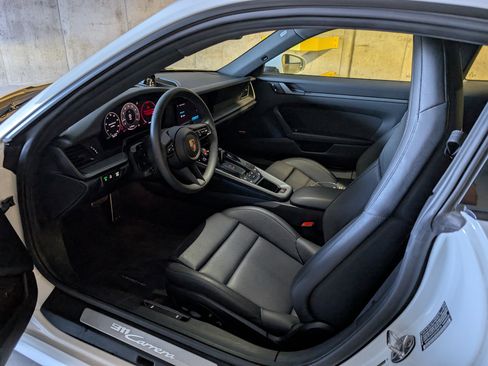 Used 2025 Porsche 911 Carrera image 27