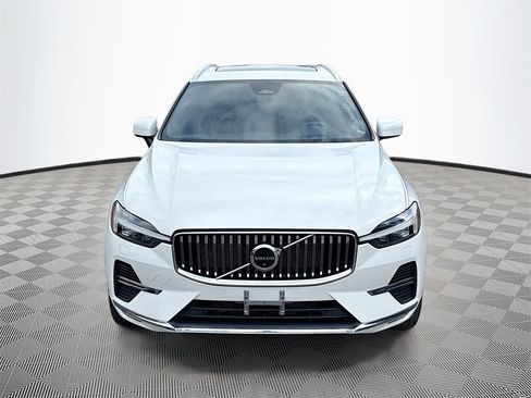 Used 2022 Volvo XC60 B5 Inscription w/ Advanced Package image 2