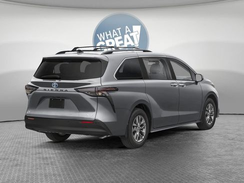 New 2026 Toyota Sienna XLE AWD/4WD image 2