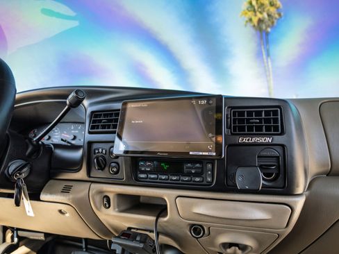 Used 2005 Ford Excursion Eddie Bauer image 34