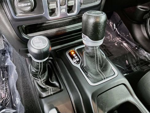 Used 2020 Jeep Wrangler Unlimited Sahara AWD/4WD image 24