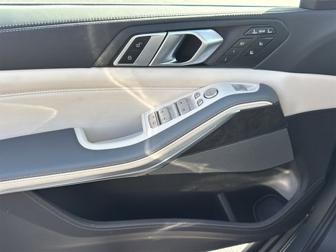 Used 2023 BMW X7 xDrive40i w/ Executive Package image 25