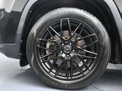 Used 2020 Jeep Cherokee Latitude image 5