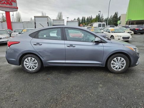 Used 2019 Hyundai Accent SE image 2