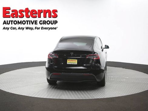 Used 2021 Tesla Model Y Long Range AWD/4WD image 31