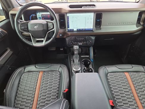 Used 2023 Ford Bronco Outer Banks AWD/4WD image 14