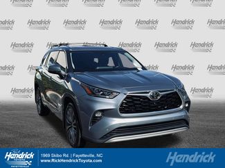 Used 2021 Toyota Highlander Platinum FWD video 1