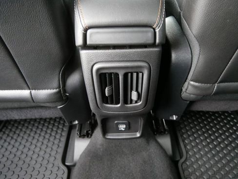 Used 2018 Jeep Compass Latitude w/ Cold Weather Group AWD/4WD image 16