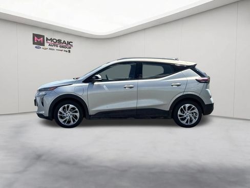 Used 2023 Chevrolet Bolt EUV LT w/ Driver Confidence Package FWD image 5