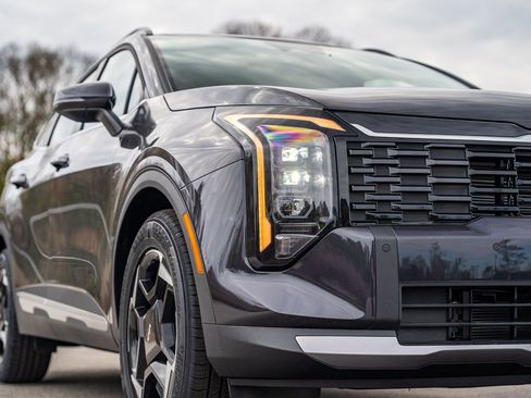 New 2026 Kia Sportage EX FWD image 6