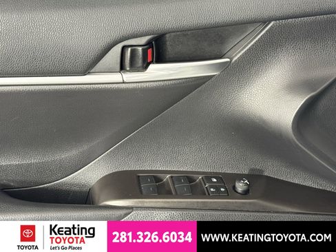 Used 2023 Toyota Camry SE FWD image 12