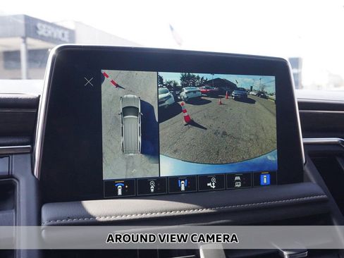 Used 2023 GMC Yukon SLT w/ SLT Premium Package AWD/4WD image 7