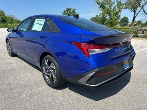 Used 2025 Hyundai Elantra SEL FWD image 29