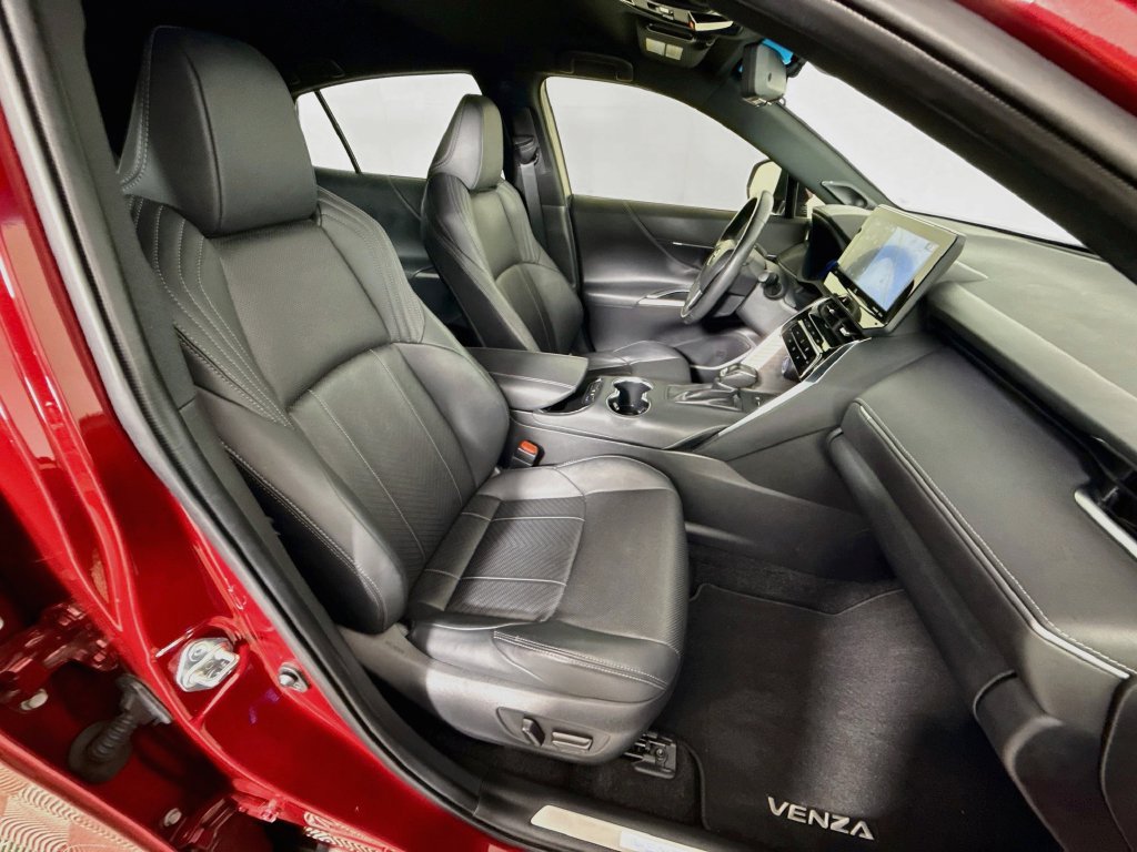 Used 2021 Toyota Venza Limited AWD/4WD image 29