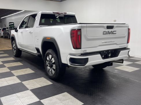 Used 2024 GMC Sierra 2500 Denali Ultimate AWD/4WD image 17