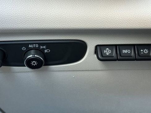 Used 2023 Buick Envision Avenir FWD image 33