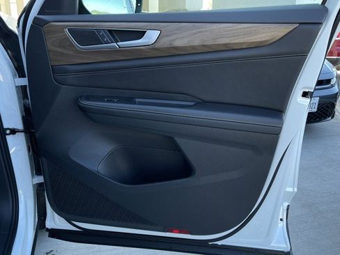 New 2026 Volkswagen Atlas SE image 18