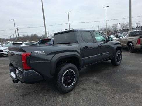 New 2025 Toyota Tacoma TRD Off-Road image 4