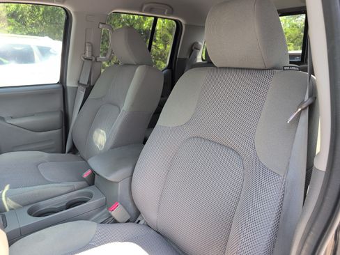 Used 2018 Nissan Frontier SV w/ Value Truck Package AWD/4WD image 5
