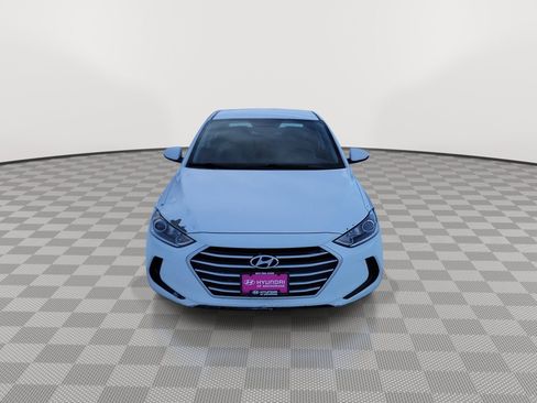 Used 2017 Hyundai Elantra SE image 3
