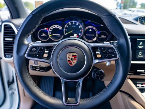 Used 2019 Porsche Cayenne E-Hybrid AWD/4WD image 18