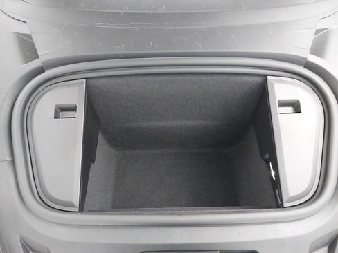 Used 2023 Porsche Taycan w/ Premium Package image 33