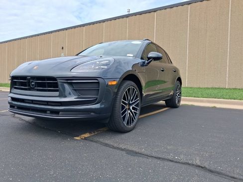 Certified 2026 Porsche Macan AWD/4WD image 23