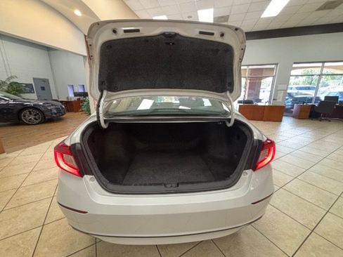 Used 2021 Honda Accord LX image 6