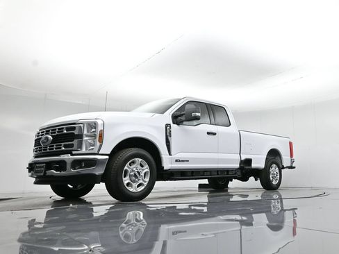 New 2026 Ford F350 XLT RWD image 44