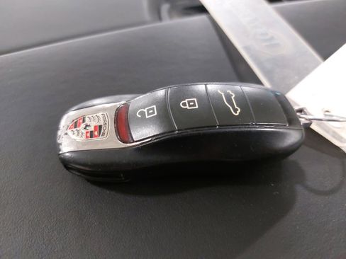 Used 2019 Porsche Macan AWD/4WD image 38