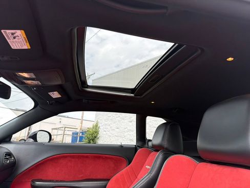 Used 2016 Dodge Challenger SRT Hellcat RWD image 23