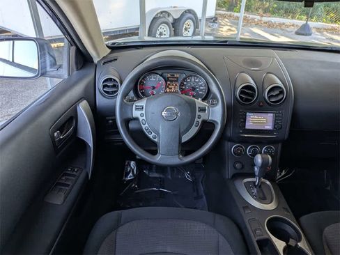 Used 2013 Nissan Rogue SV w/ Premium Pkg image 17