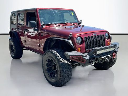 Used 2010 Jeep Wrangler Unlimited Sahara AWD/4WD image 3